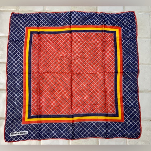Vintage 1970s 100% Silk DANIEL LA FORET 20” x 20” Scarf Bandanna Kerchief Wrap - Picture 5 of 12